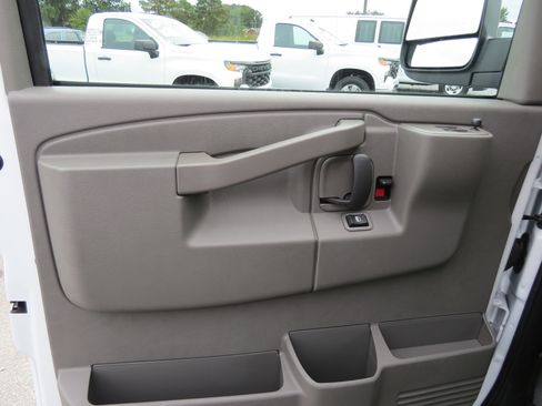 Used 2025 GMC Savana 3500 w/ Driver Convenience Package image 13