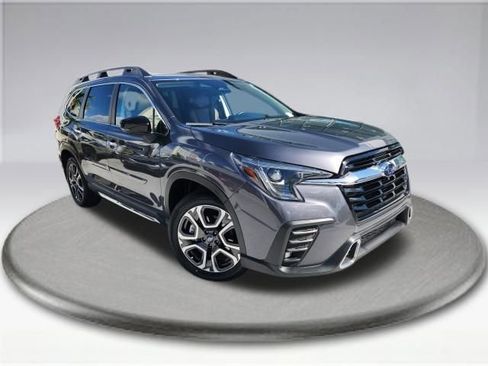 Used 2024 Subaru Ascent Touring image 3