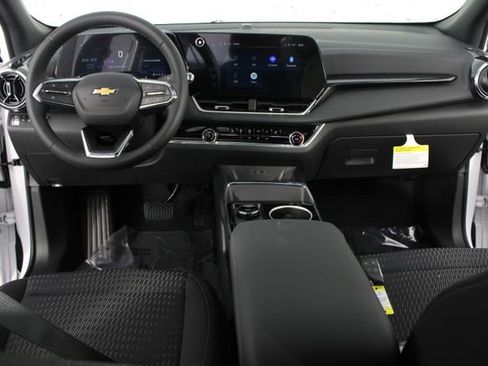 New 2026 Chevrolet Equinox LT image 9