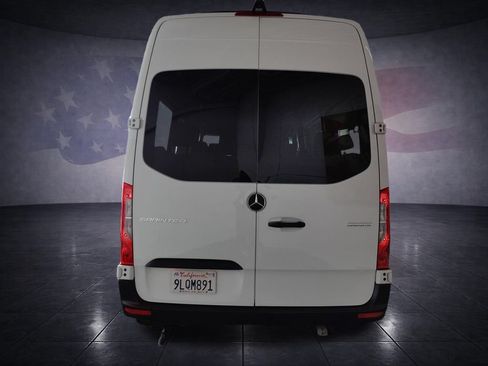 Used 2024 Mercedes-Benz Sprinter 2500 image 4