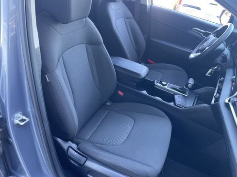 Used 2025 Kia Sportage LX FWD image 40