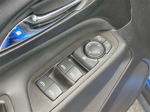 Used 2024 Chevrolet Equinox LT image 17