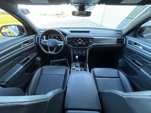 Used 2020 Volkswagen Atlas Cross Sport SEL AWD/4WD image 32