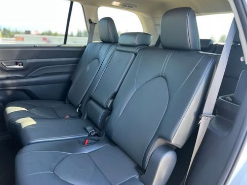 Certified 2024 Toyota Grand Highlander XLE image 13