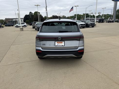 Used 2025 Volkswagen Taos S AWD/4WD image 5