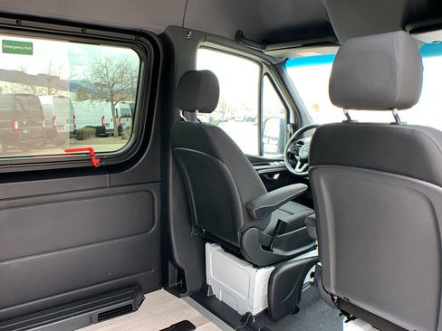 Used 2020 Mercedes-Benz Sprinter 3500 image 19