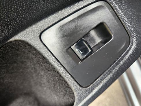 Certified 2024 Volkswagen Tiguan SE image 31