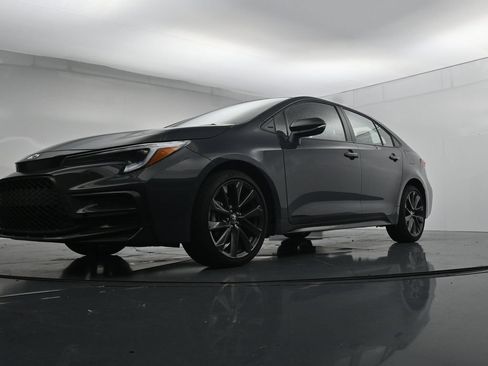 Used 2025 Toyota Corolla SE FWD image 34
