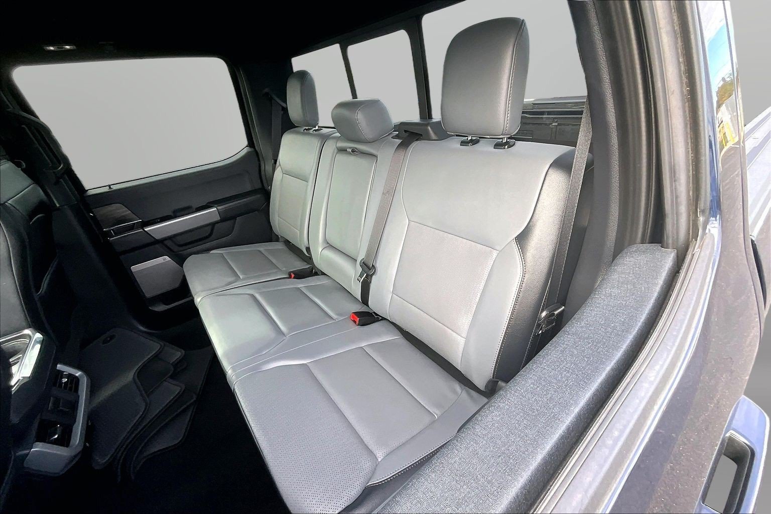 Used 2024 Ford F150 Lightning Lariat AWD/4WD image 18