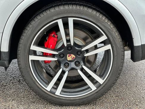 Used 2014 Porsche Cayenne Turbo S AWD/4WD image 28