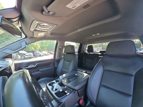 Used 2025 GMC Sierra 1500 SLT AWD/4WD image 19