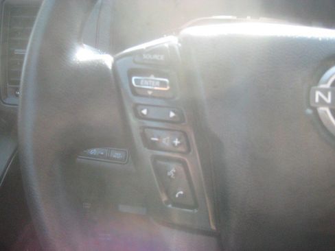 Used 2024 Nissan Frontier S RWD image 25