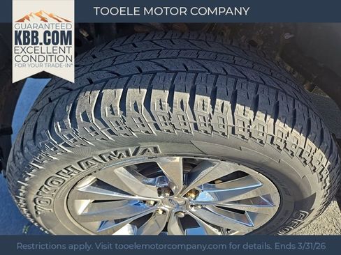 Used 2015 Ford F150 Lariat w/ Equipment Group 502A Luxury image 6