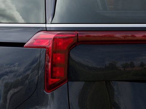 New 2027 Kia Carnival FWD image 11