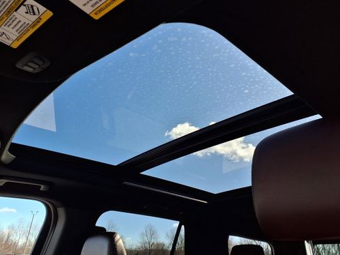 Used 2023 Ford Expedition Limited image 11