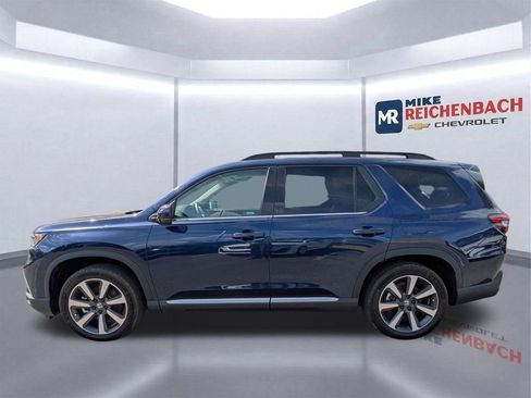 Used 2024 Honda Pilot Touring image 7