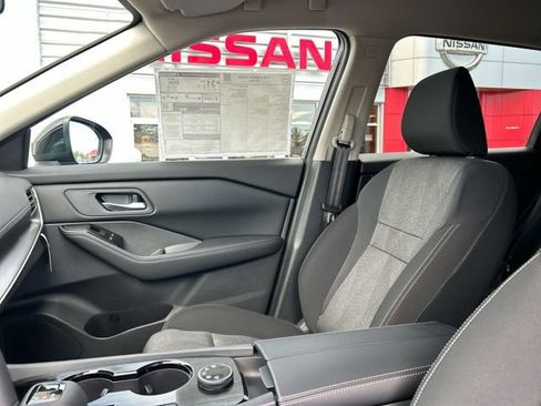 New 2026 Nissan Rogue SV AWD/4WD image 28