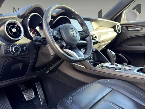 Used 2023 Alfa Romeo Stelvio Ti AWD/4WD image 9