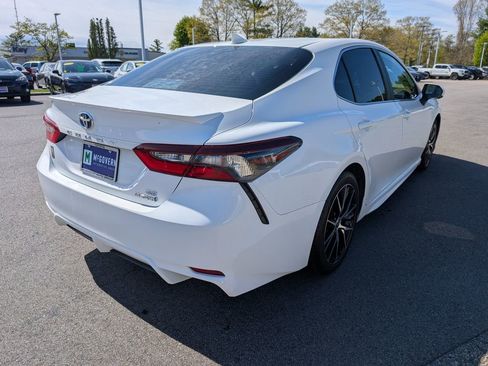 Used 2022 Toyota Camry SE w/ Cold Weather Package FWD image 6
