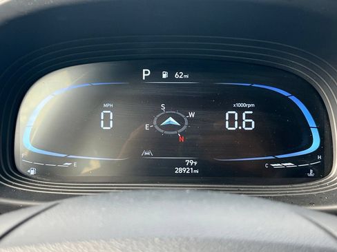 Used 2025 Hyundai Venue Limited FWD image 15