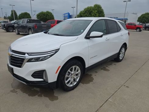 Used 2024 Chevrolet Equinox LT AWD/4WD image 3