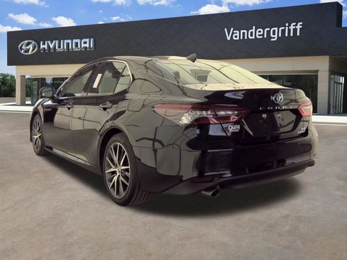 Used 2022 Toyota Camry XLE w/ Navigation Upgrade Package FWD image 11