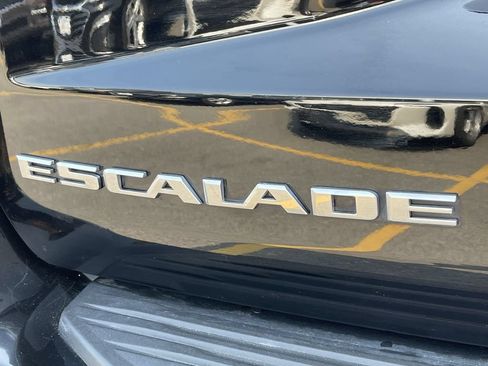 Used 2023 Cadillac Escalade Sport w/ Touring Package AWD/4WD image 7