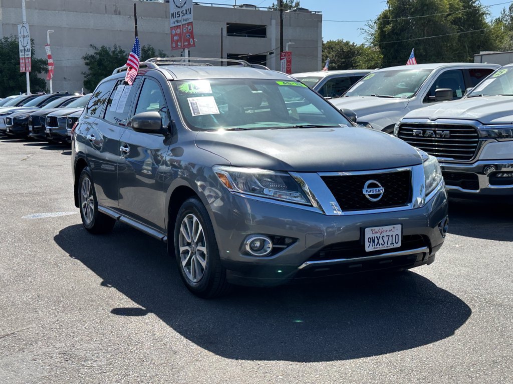 Used 2016 Nissan Pathfinder SV FWD image 8