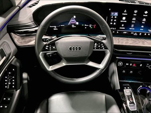 Used 2025 Audi Q5 Premium w/ Convenience Package AWD/4WD image 5