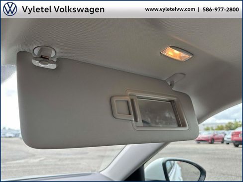 Used 2020 Volkswagen Jetta SE w/ SE Cold Weather Package image 31