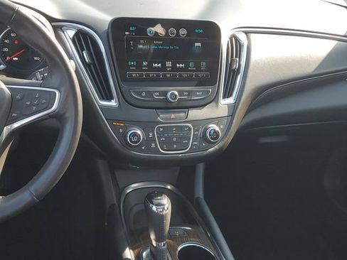Used 2018 Chevrolet Malibu Premier w/ Premier Sport Package FWD image 13