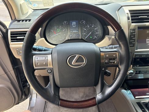 Used 2014 Lexus GX 460 w/ Premium Package AWD/4WD image 18