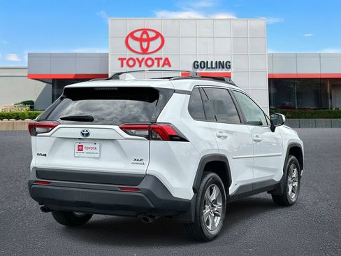 Used 2024 Toyota RAV4 XLE w/ Convenience Package AWD/4WD image 5
