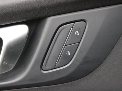 Used 2025 Buick Enclave Sport Touring image 15