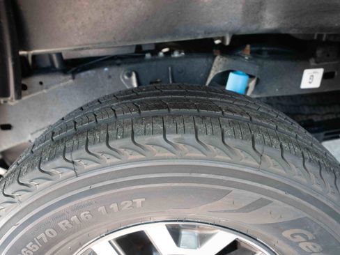 Used 2023 Toyota Tacoma TRD Off-Road image 29