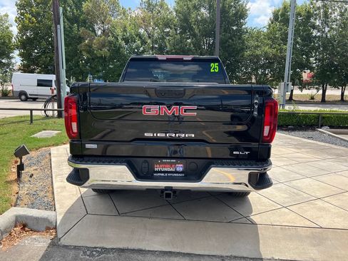 Used 2025 GMC Sierra 1500 SLT AWD/4WD image 12