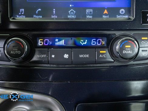 Used 2018 Nissan Maxima SR w/ Midnight Edition FWD image 23