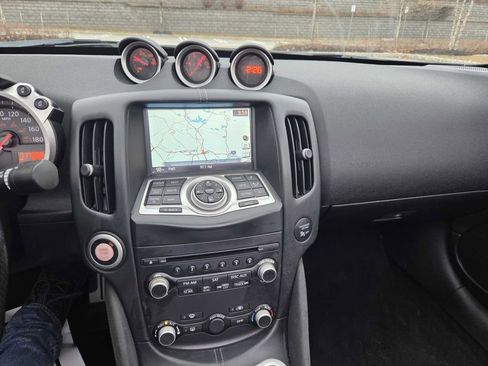 Used 2013 Nissan 370Z Touring w/ Sport Pkg image 22