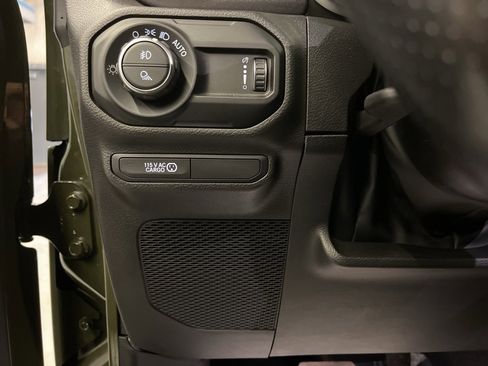 Used 2023 Jeep Gladiator Mojave image 13