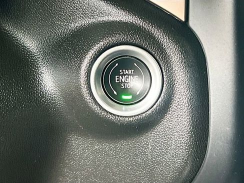 Used 2022 Chevrolet Silverado 1500 High Country image 19