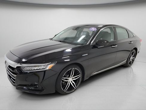 Used 2022 Honda Accord Touring image 3