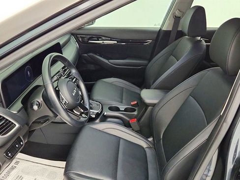 Used 2024 Kia Seltos EX FWD image 18