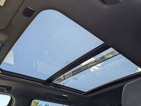 Used 2022 Chevrolet Tahoe LT w/ LT Signature Package image 28