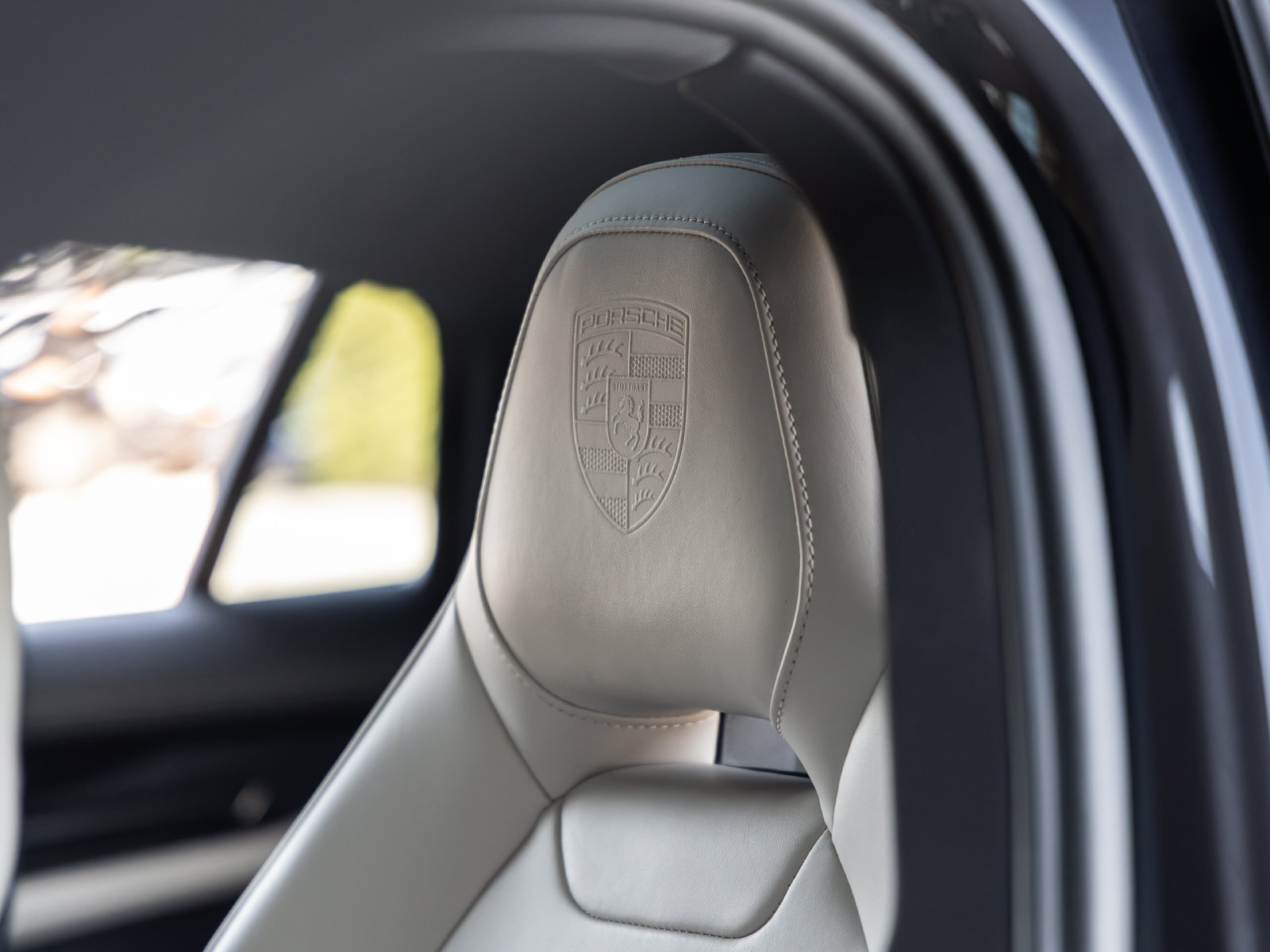 Certified 2024 Porsche Panamera RWD image 25