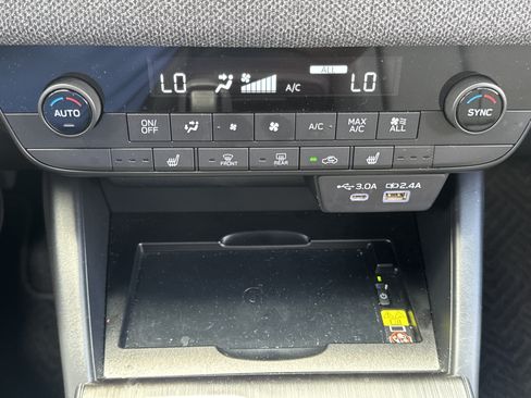 Certified 2026 Subaru Outback Limited AWD/4WD image 8