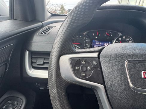 Used 2022 GMC Terrain SLE image 19