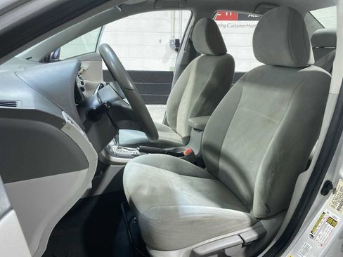Used 2010 Toyota Corolla LE FWD image 11