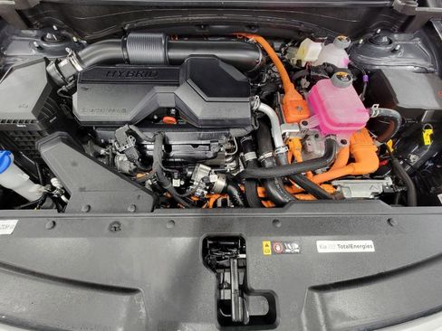 Used 2025 Kia Sportage EX image 8