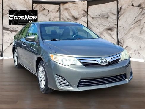 Used 2012 Toyota Camry LE image 1