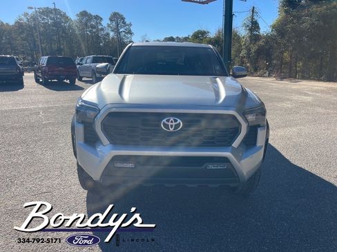 Used 2024 Toyota Tacoma 4x4 Double Cab image 3